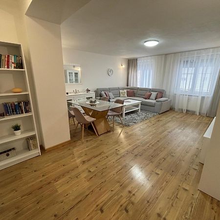 City Heart Luxury Apartment Nové Zámky Dış mekan fotoğraf