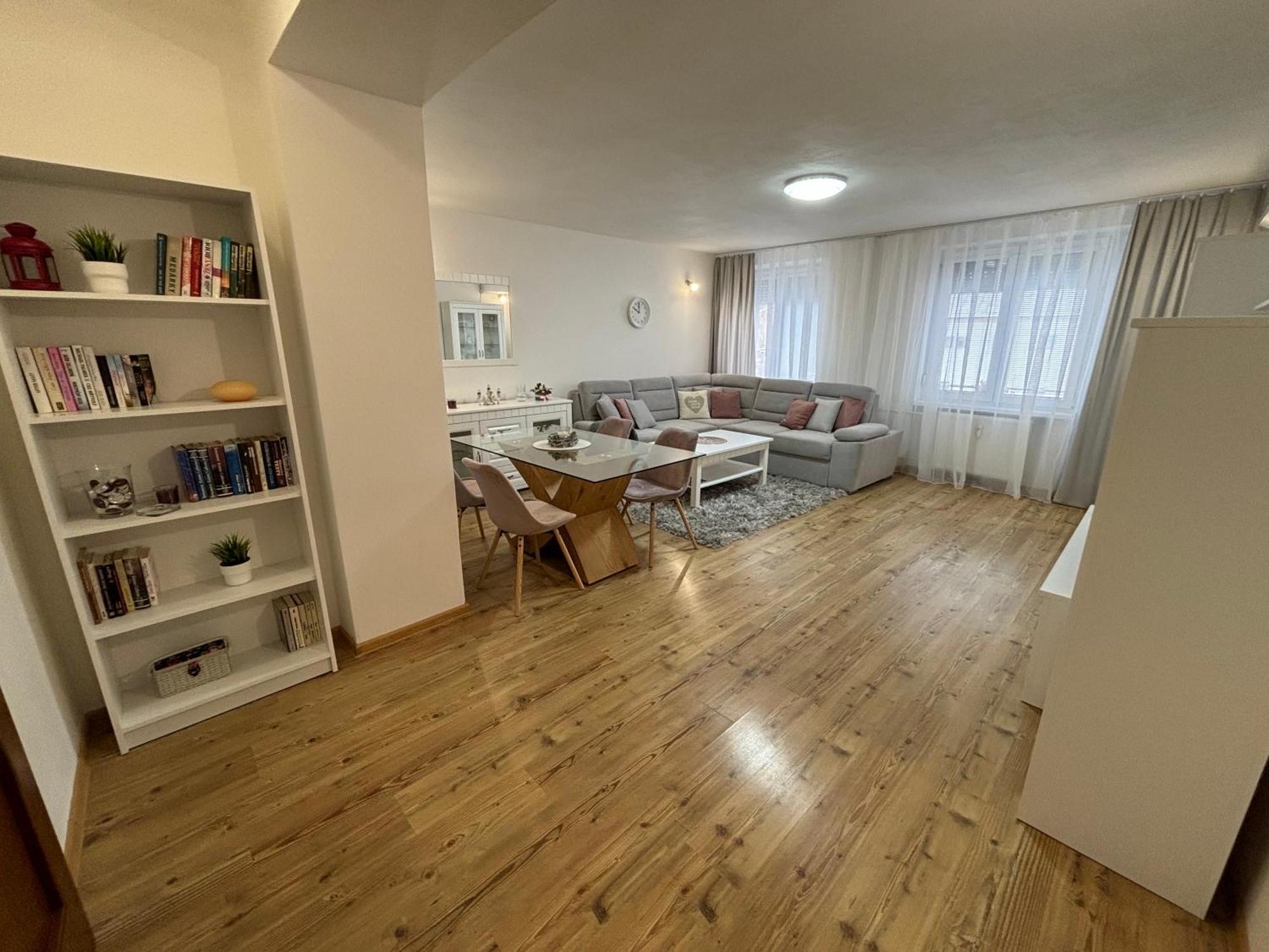 City Heart Luxury Apartment Nové Zámky Dış mekan fotoğraf