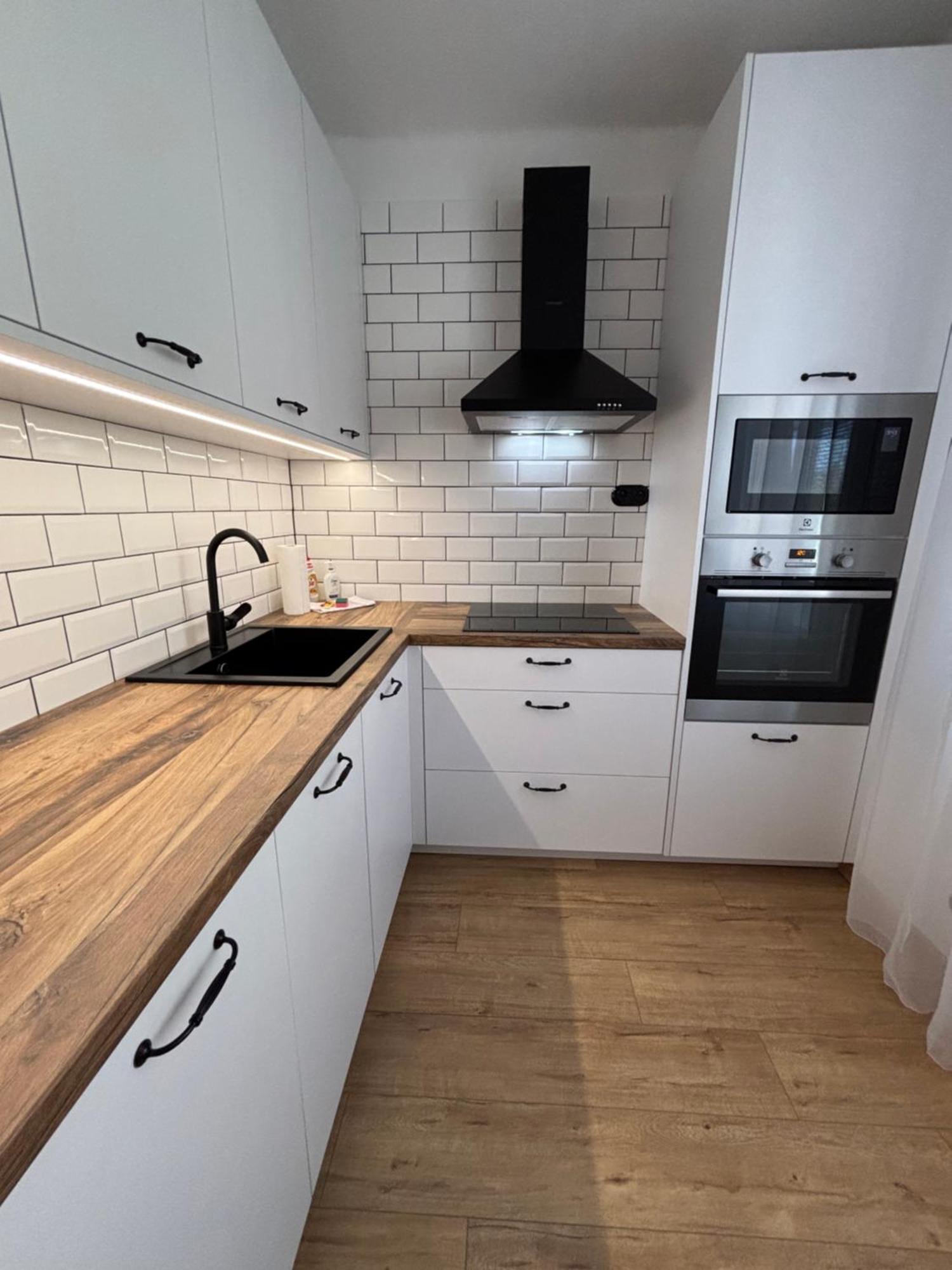 City Heart Luxury Apartment Nové Zámky Dış mekan fotoğraf